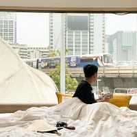 Yello Rooms Hotel ที่พักวิวรถไฟฟ้าสุดปัง