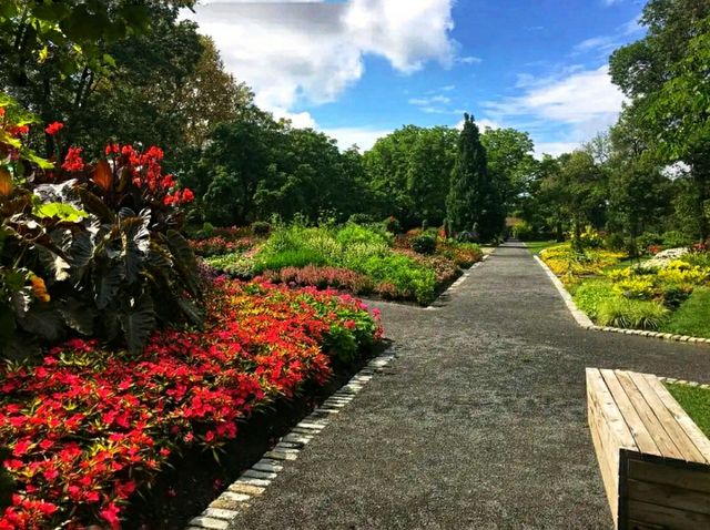 Montreal Botanical Garden – A Living Masterpiece in the Heart of the City