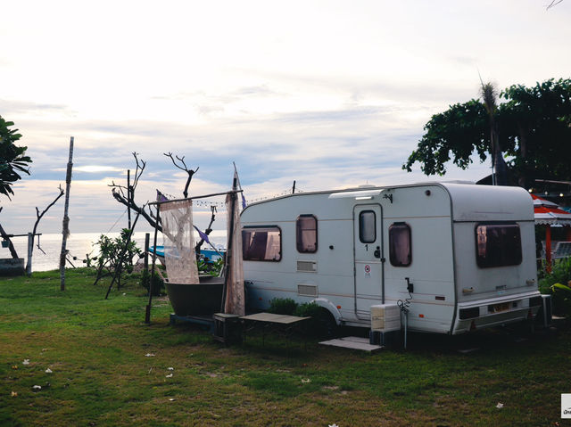 White House Beach Camping Caravans