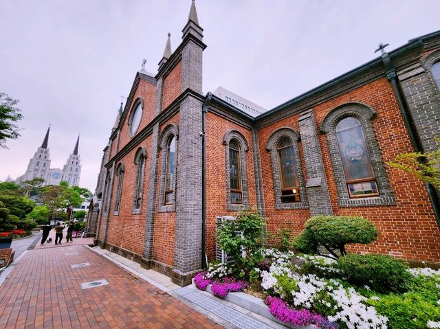 ⛪【靜謐浪漫】桂山天主堂：城市中的一抹神聖與幸福