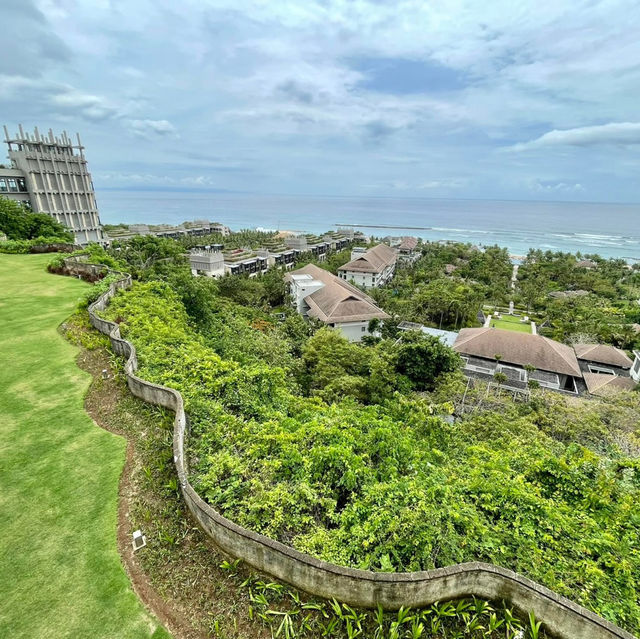 Serene Luxury at Ritz-Carlton Bali: A Tropical Retreat