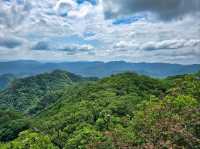 Unmusan Moods, Cloudy Trails and Quiet Peaks
