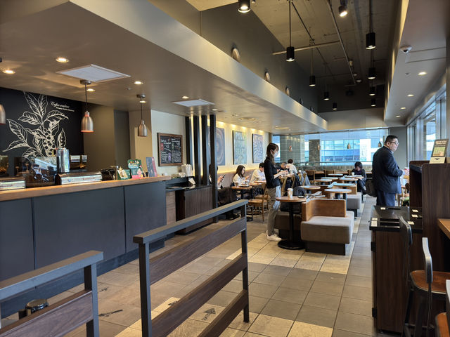 ☕ Starbucks with Space & Souvenirs: A Chill Spot in Sunshine City 🛍️