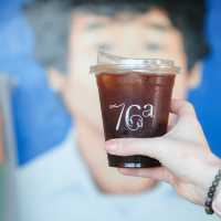 “76A The Space – คาเฟ่โคโลเนียลลอฟต์ที่พาใจย้อนยุค