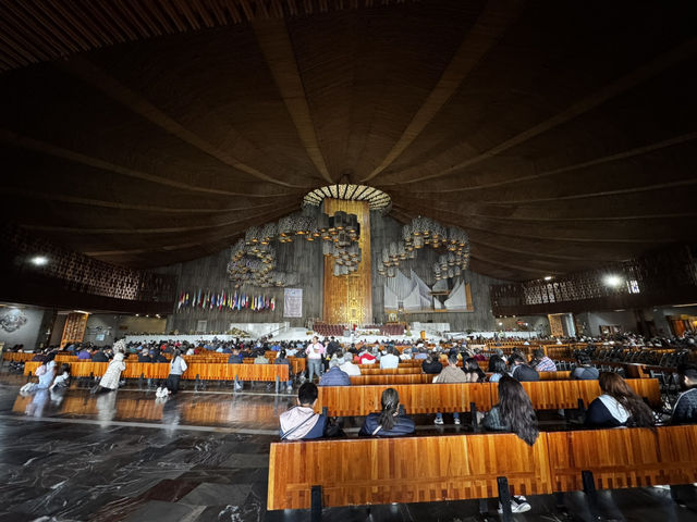 瓜達露佩聖母聖殿 Basílica de Santa María de Guadalupe