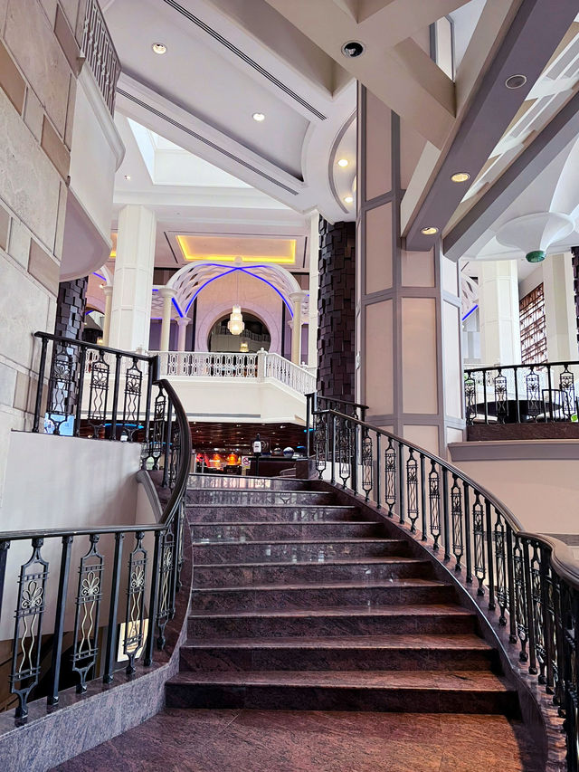  “Pavilion Lounge KL: Elegant Indulgence for the Perfect Afternoon Tea”