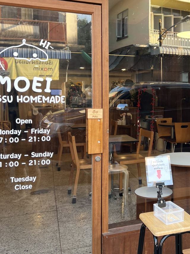 🌿✨ Moei ลำปาง – คาเฟ่ฟีลอบอุ่น
