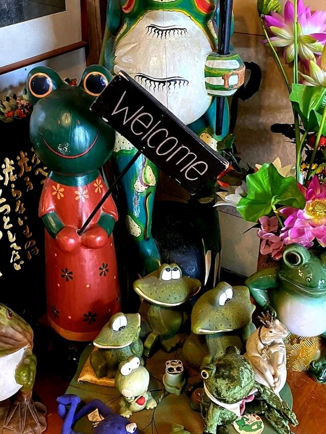 Nyoirinji Temple หรือวัดกบ🐸
