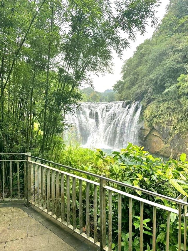 A Refreshing Visit to Shifen Waterfalls