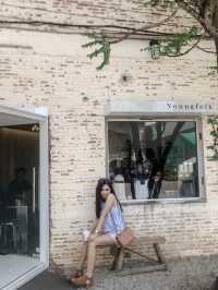 Youngfolk at Club Carving CNX คาเฟ่เชียงใหม่