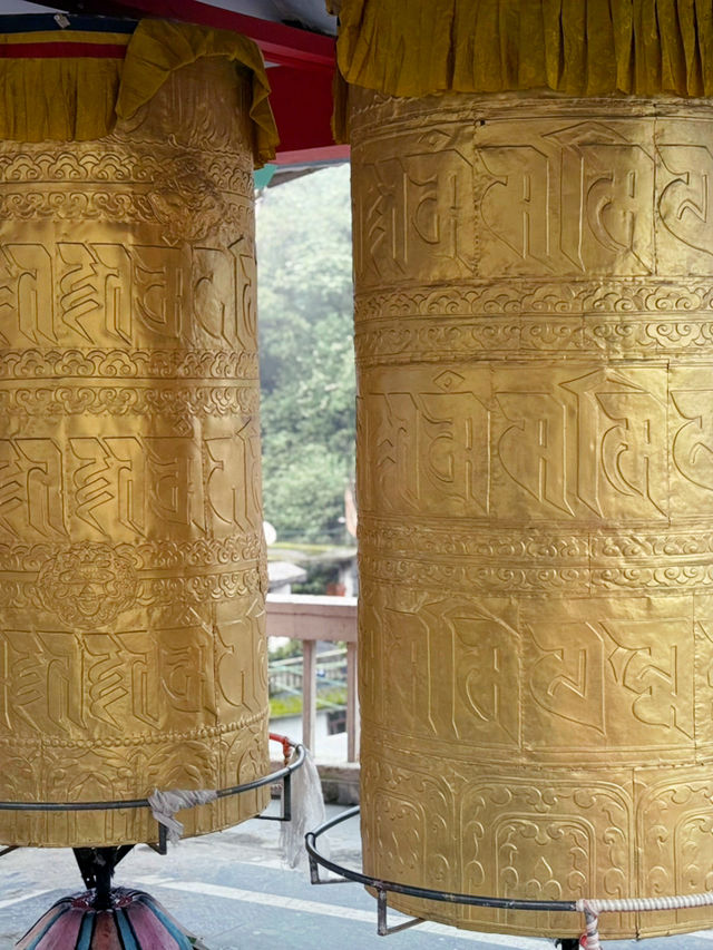 【インド・ダージリン グル・サキャ僧院】ダージリンの奥地に静かに祈りが響く場所