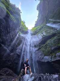 วิธีเดินทางไป Madakaripura Waterfall