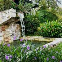 Verdant Serenity and Elegant Retreat