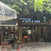 Backstreet House Pattaya ร้านใหญ่นั่งชิว