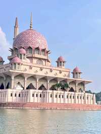 Putra Mosque, Putrajaya – A Modern Marvel with Traditional Charm