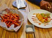 A late night supper with a nice company