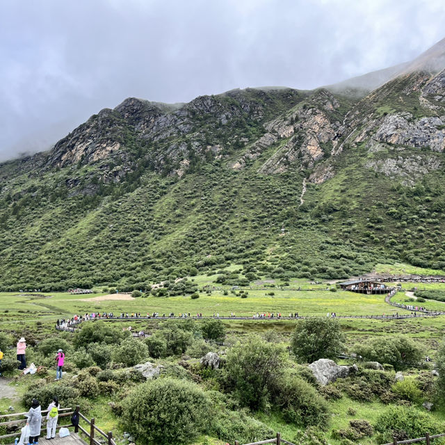  🌄 Gongga Lake (贡嘎错): A Gentle Trek with a Big Reward