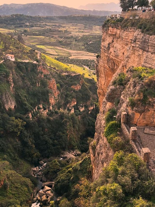 That Giant Crack in the Earth aka Tajo de Ronda