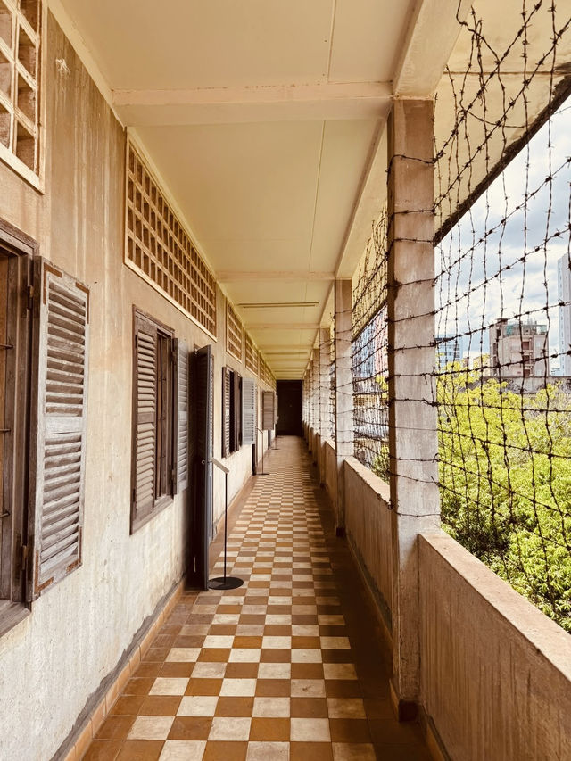 🕯️ "Confronting Cambodia's Dark Past: Tuol Sleng Genocide Museum