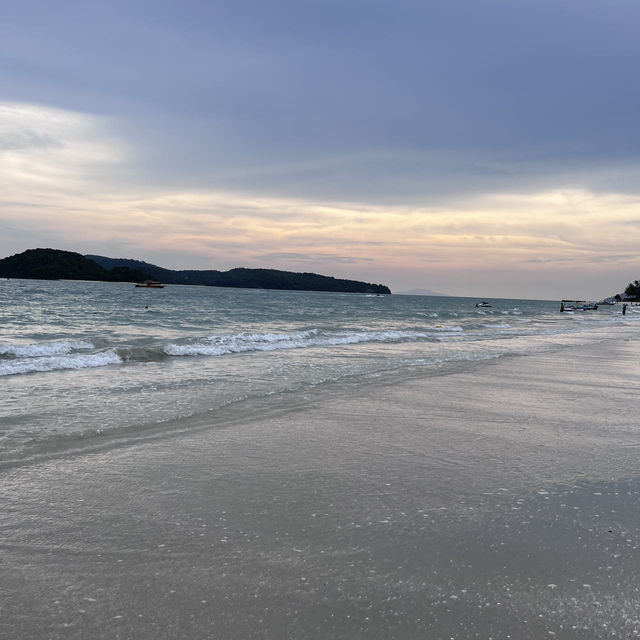 🌴 Pantai Cenang Is Where Island Dreams Come True in Langkawi