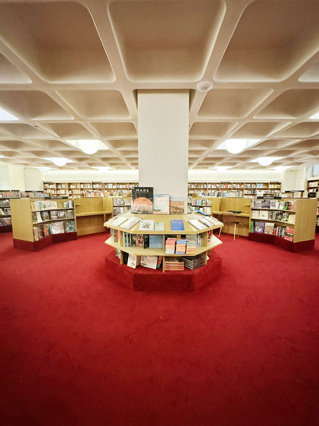 本の海に浸る午後──Austin Chase Coffee × BookXcessで見つけた秘密の読書カフェ