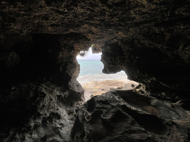 【ニャティヤ洞（にゃてぃやがま）｜沖縄・伊江島 「命を守りつないだ、静かな祈りの場」】