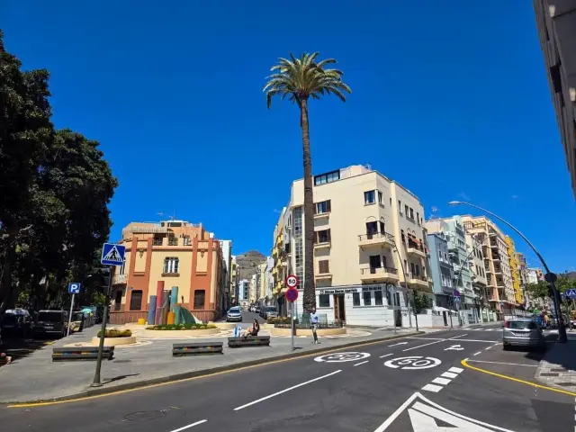 Sunny Streets and Coastal Charm in Santa Cruz de Tenerife