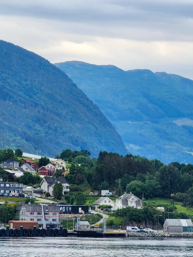 Majestic Fjord Escapes in Sognefjord 