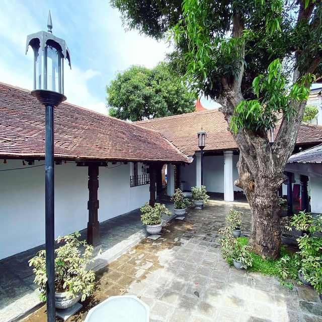 A Spiritual Experience at the Temple of Kataragama  A Spiritual Experience at the Temple of Kataragama