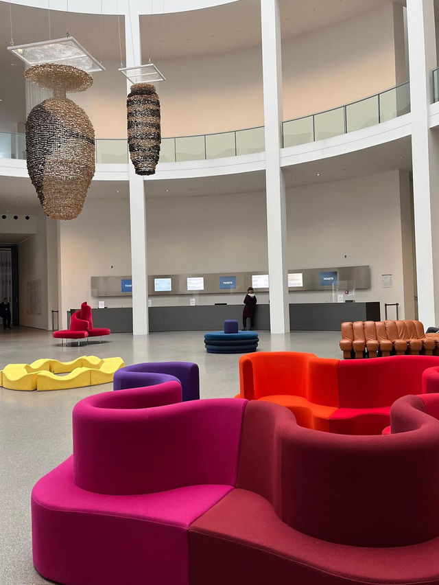 🖼️現代アートの最前線を体験「ミュンヘン現代美術館（Museum Brandhorst）」✨