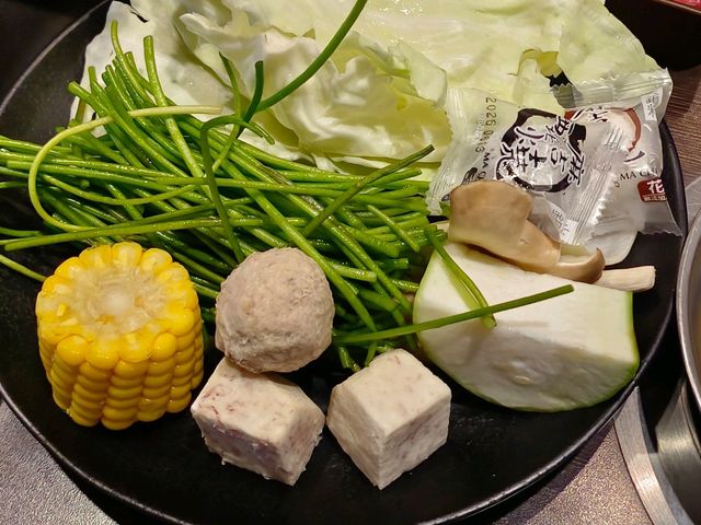 八雲町和牛海鮮鍋物火鍋新莊店