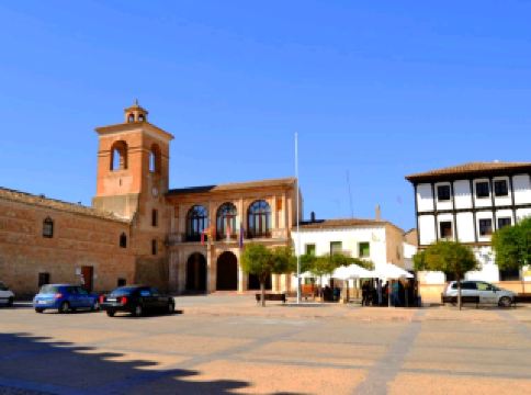 중세 역사의 고도 탐방