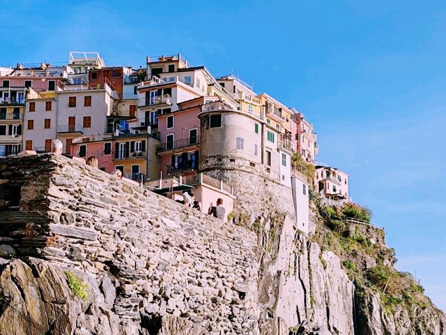 Manarola: A Colorful Fairytale on the Cliffs
