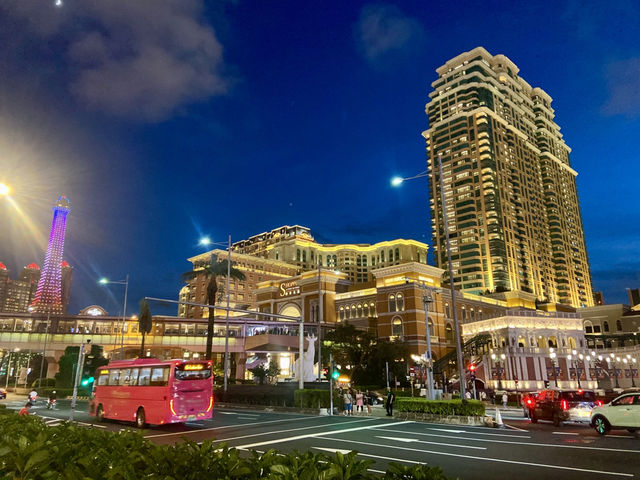路氹城浪漫夜色體驗✨ 澳門夜景漫步之旅💕 路氹城浪漫夜色體驗✨ 澳門夜景漫步之旅💕