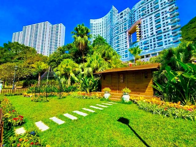Repulse Bay Beach – Hong Kong’s Most Beautiful Urban Beach