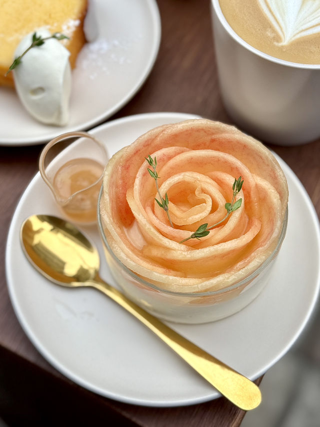 🍑 Refined Café Culture in Ueno – Nagi Ueno