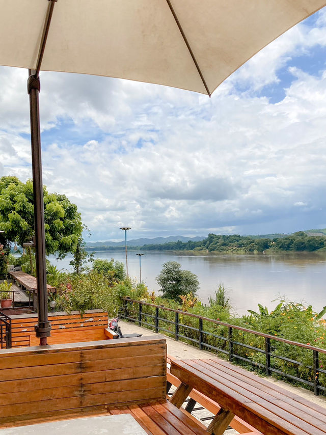 With A View cafe & Hotel เชียงคาน