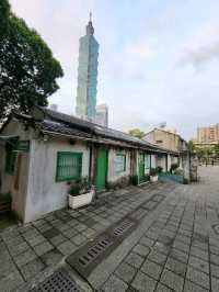 Urban Vibes & Vintage Feels 🌆✨