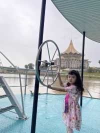 Escape to Kuching: A Day of River Magic & Colorful Culture! 🛶✨