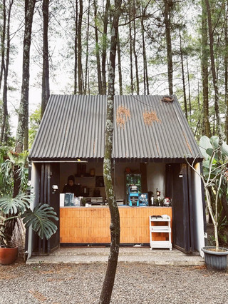The Chillest Spot to Watch the Football World Cup in East Bandung ⚽️☕🌲