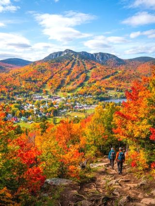 Mont Sutton: Destinasi Musim Gugur Terbaik di Quebec, Kanada 🍁