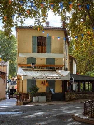 💧 Fontaine-de-Vaucluse — Beautiful, But Overhyped? 🇫🇷