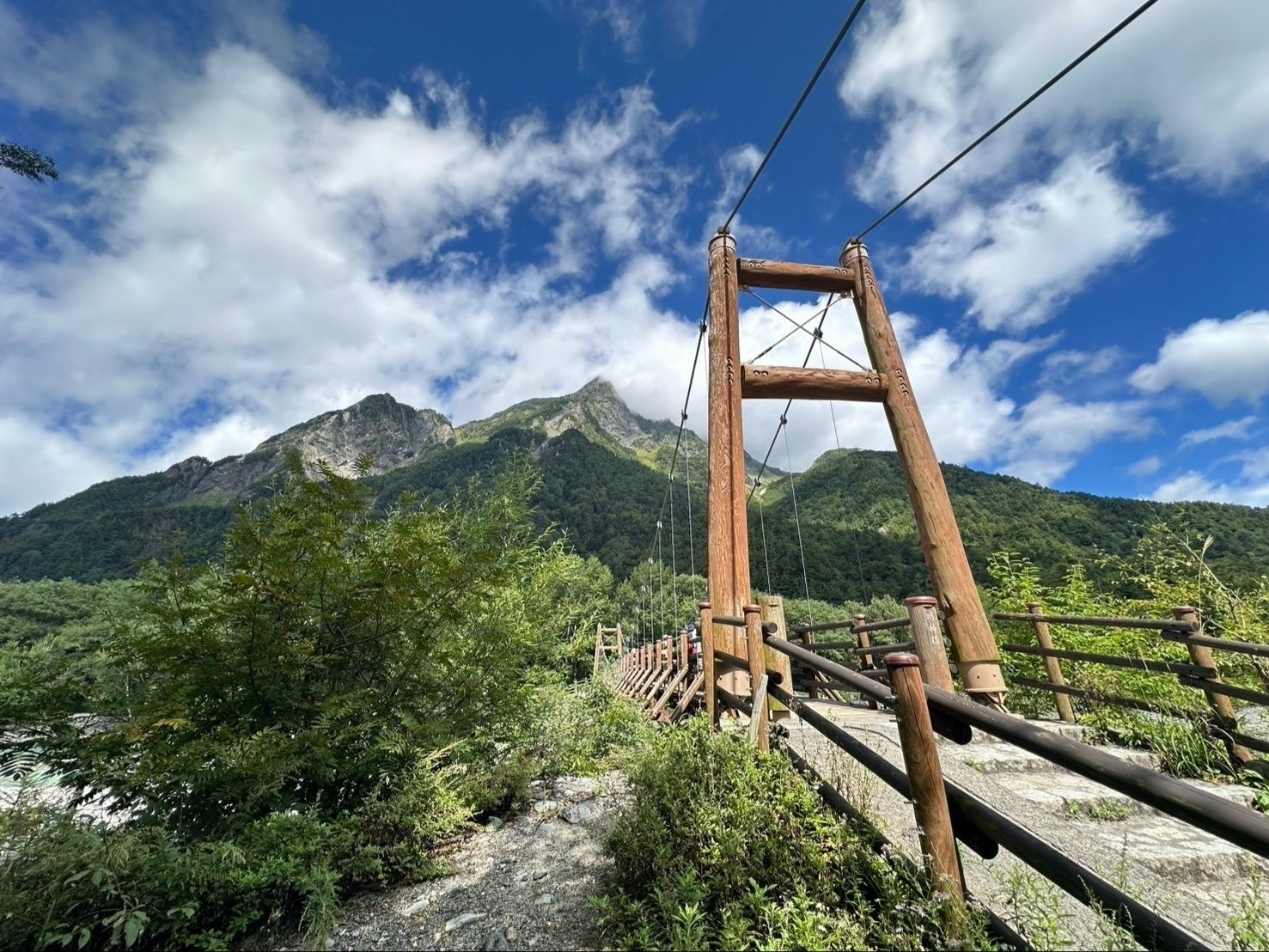 The emerald green Azusa River and Kappa Bridge! Kamikochi, a dream resort where you can walk through the magnificent nature of the Northern Alps.