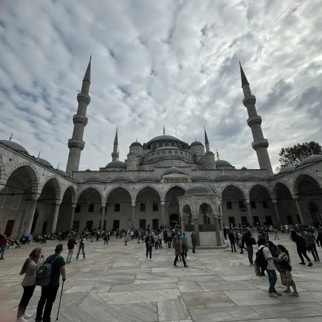 世界で最も美しいイスタンブールのブルーモスク！