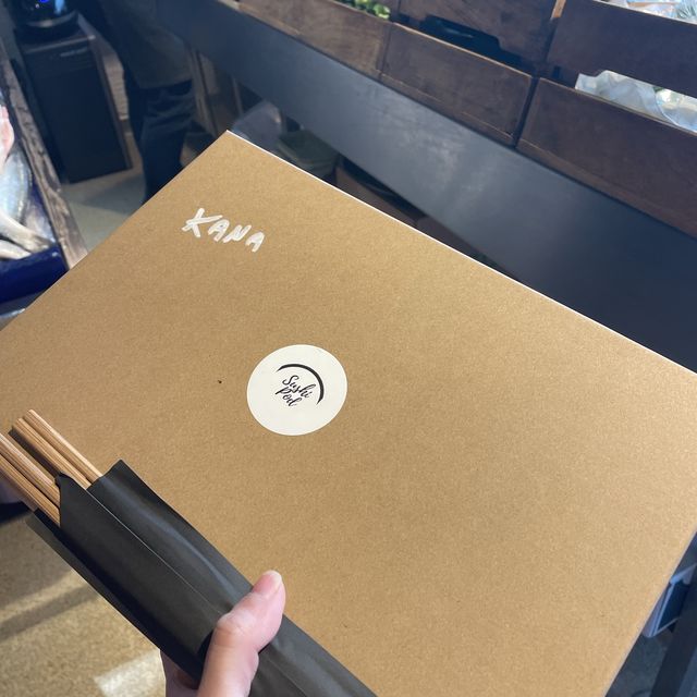 英國曼徹斯特 ~ out of the blue入面的外賣壽司店