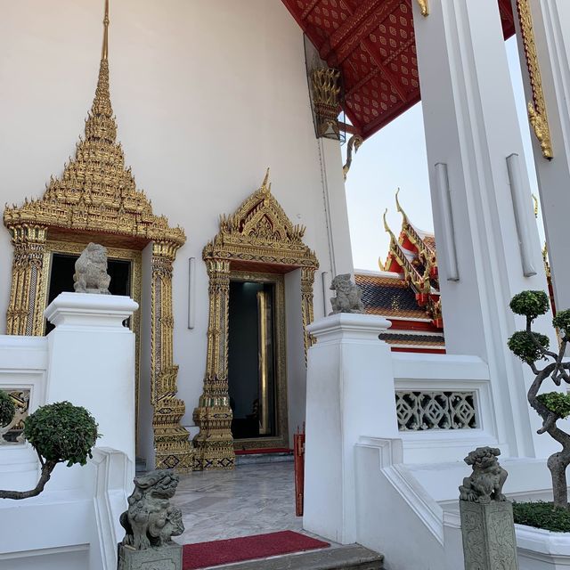 fantastic Wat Phra Chetuphon Temple 