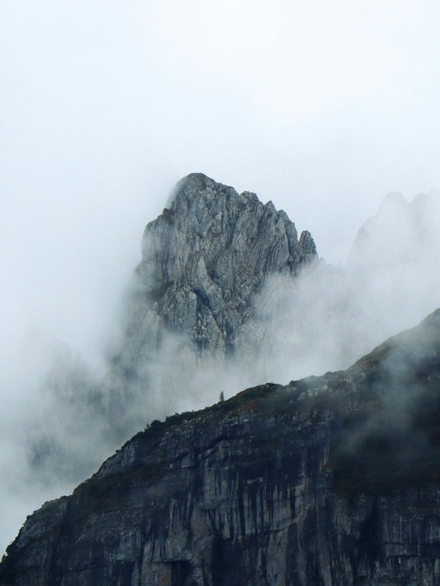 Alpine Serenity: Exploring Switzerland’s Natural Wonders🗻