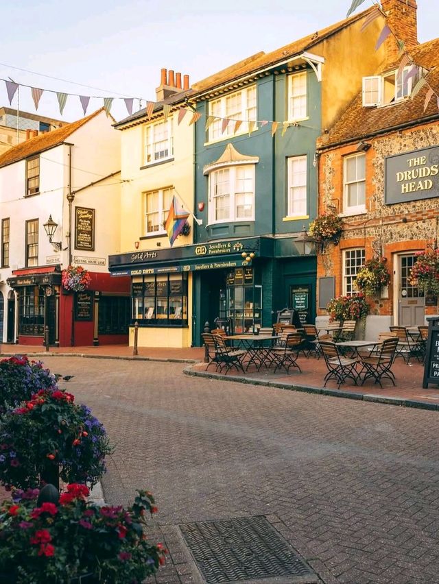 10 Reasons Why You Should Book a Train Ticket to Brighton Right Now! 🚆🌟