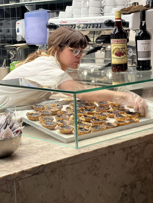 LisBON Voyage: Tiles, Trams & Fairy Tale Delusions