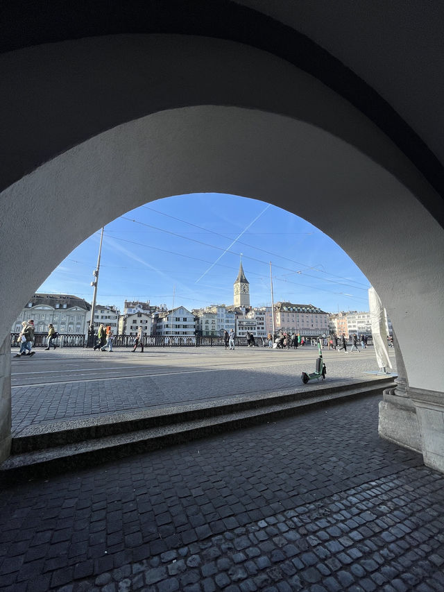 A day trip in the unfiltered streets of Zurich